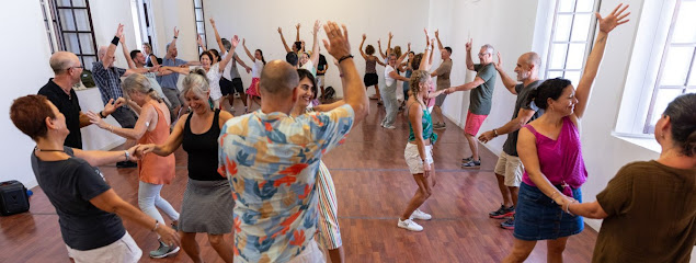 Escuela de baile Andanzas: Pasión y ritmo en movimiento ¡Aprende swing en Puerto Real con Chictuchic!
