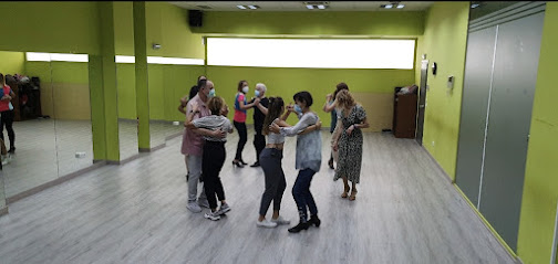 Escuela de baile Andanzas: Pasión y ritmo en movimiento ¡Aprende a bailar con ritmo en Sol Sostenido Navarra!