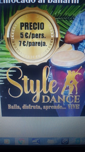 Escuela de baile Andanzas: Pasión y ritmo en movimiento ¡Aprende a bailar con Style Dance en Torre del Mar!