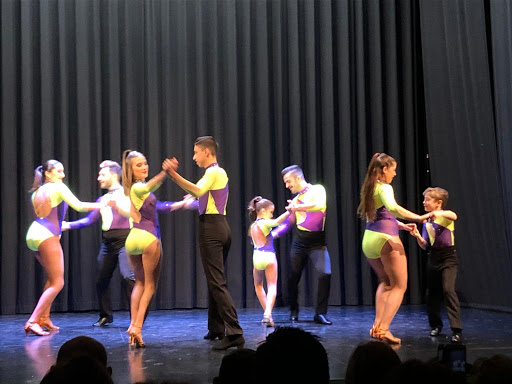 Escuela de baile Andanzas: Pasión y ritmo en movimiento ¡Descubre el ritmo en Stylo Dance Studio Córdoba!